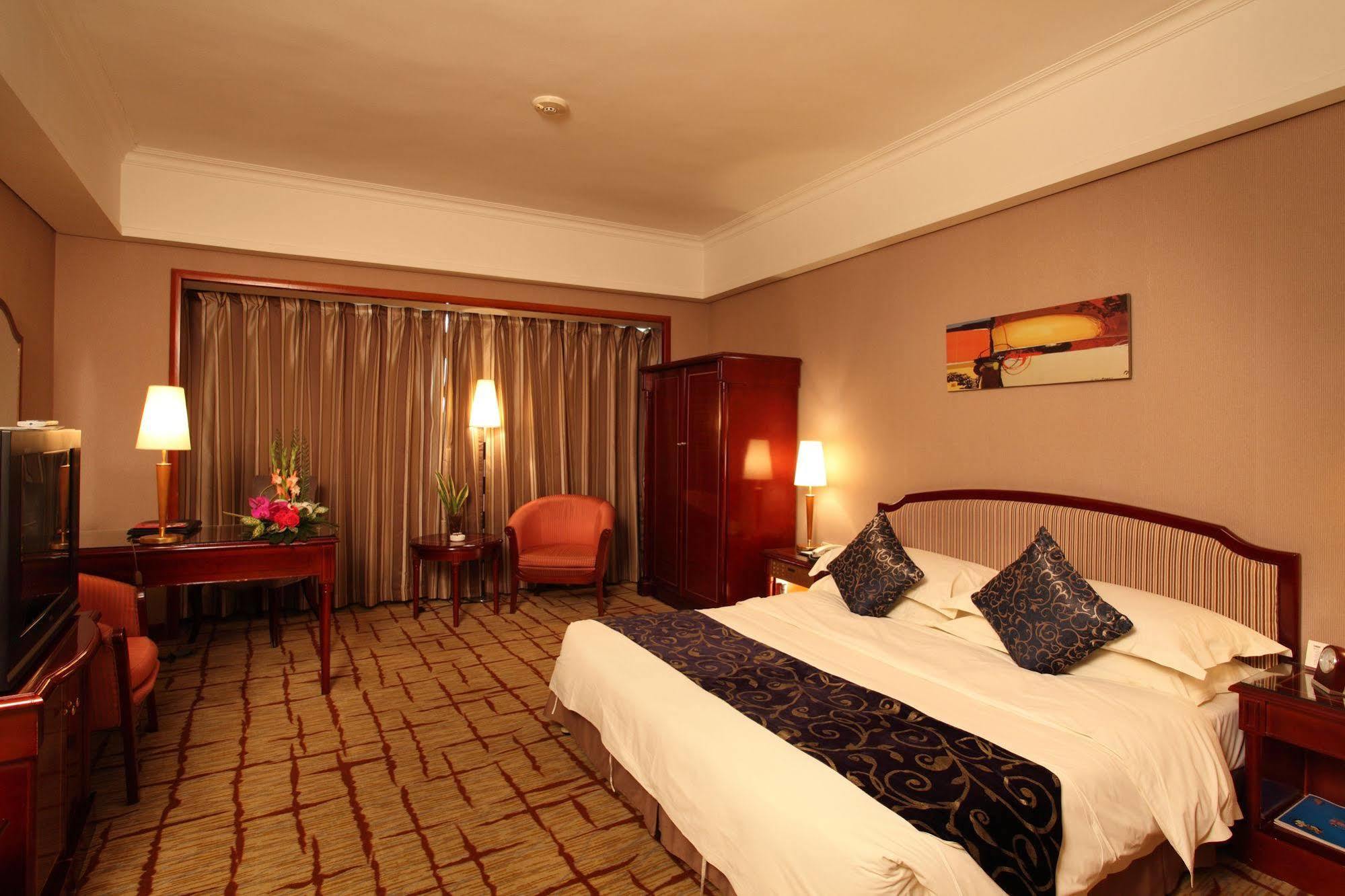 Weilai Conifer Hotel Csengcsou Kültér fotó