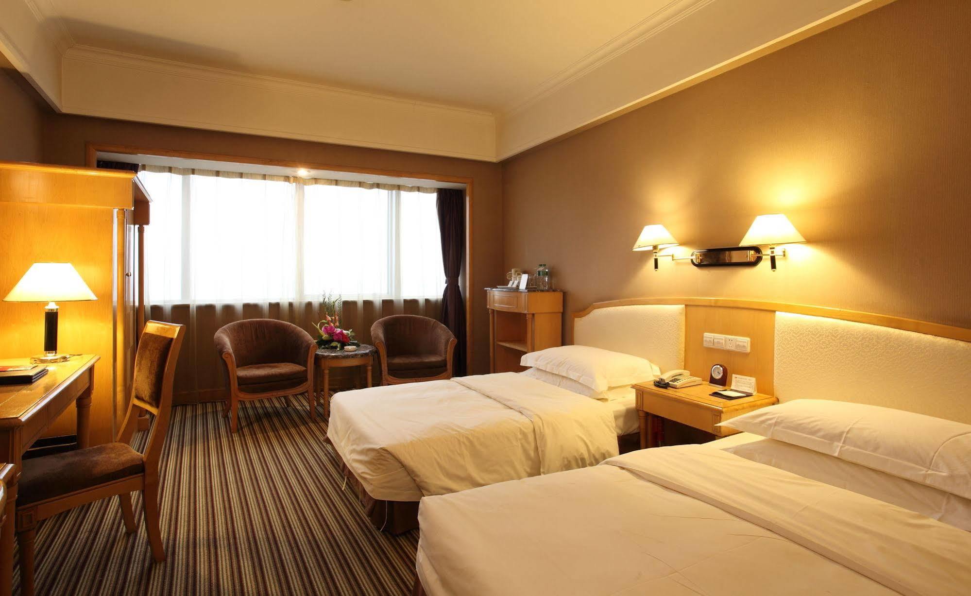 Weilai Conifer Hotel Csengcsou Kültér fotó