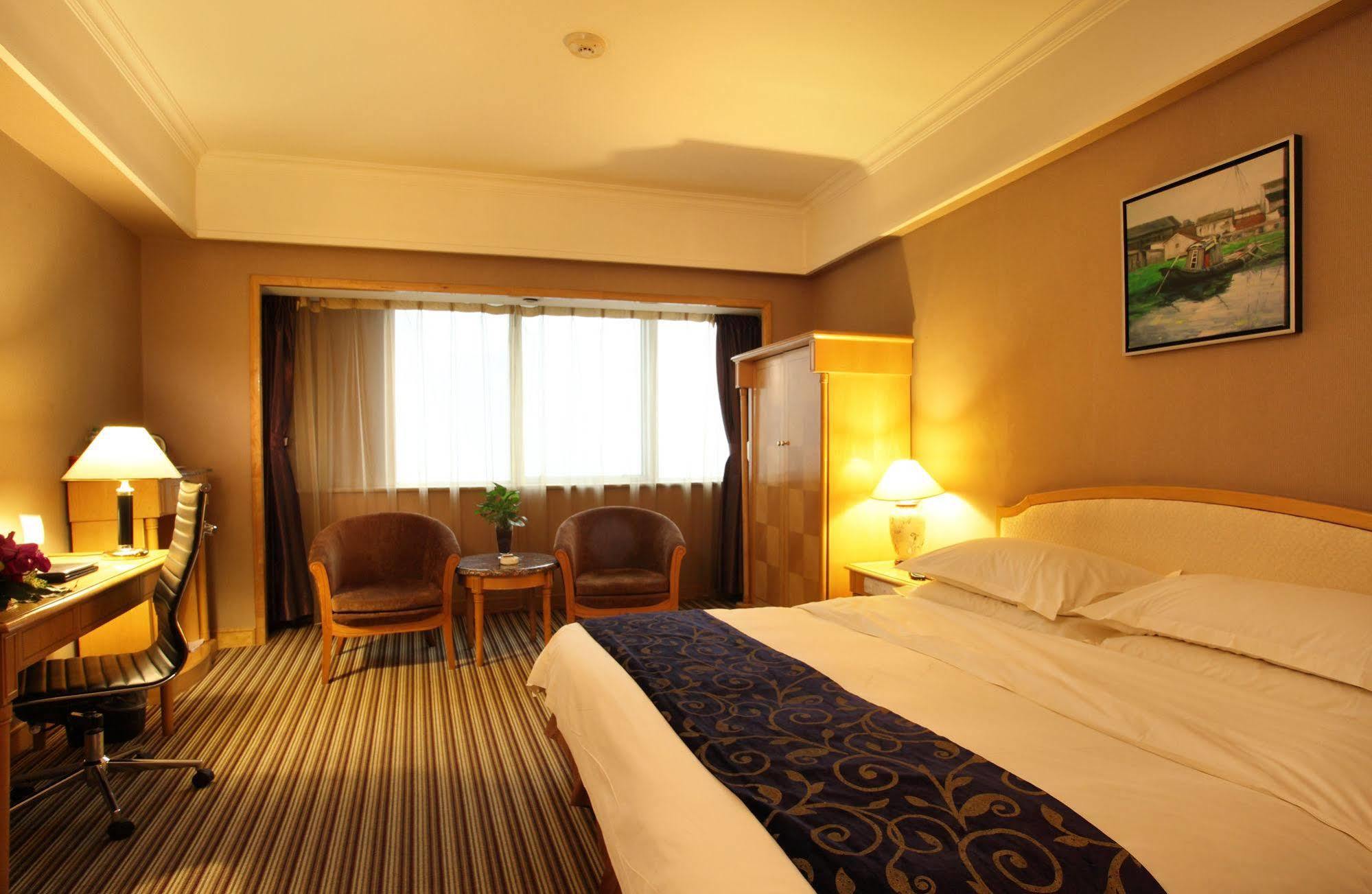 Weilai Conifer Hotel Csengcsou Kültér fotó