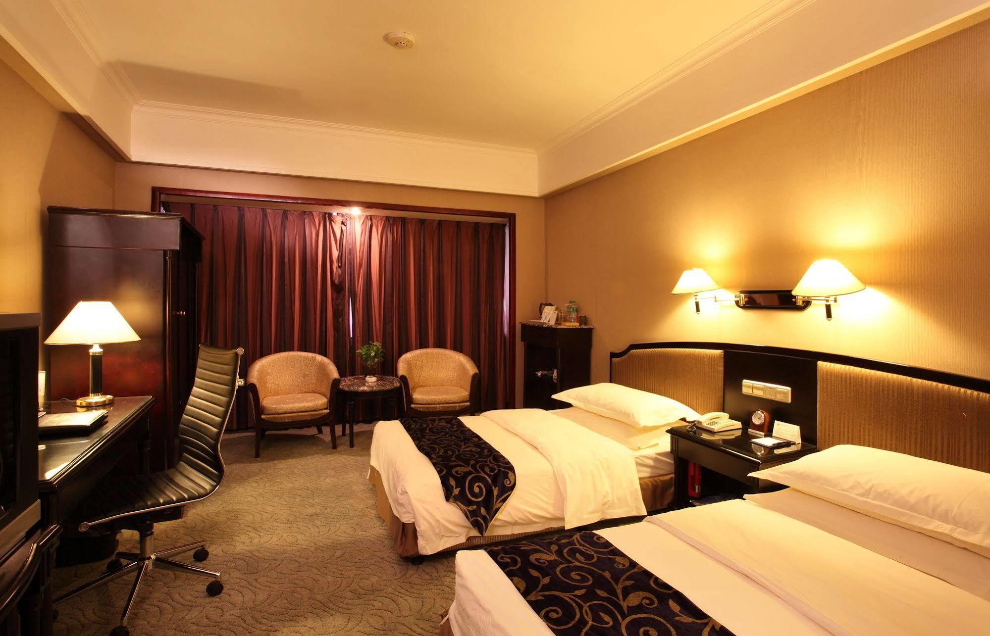Weilai Conifer Hotel Csengcsou Kültér fotó