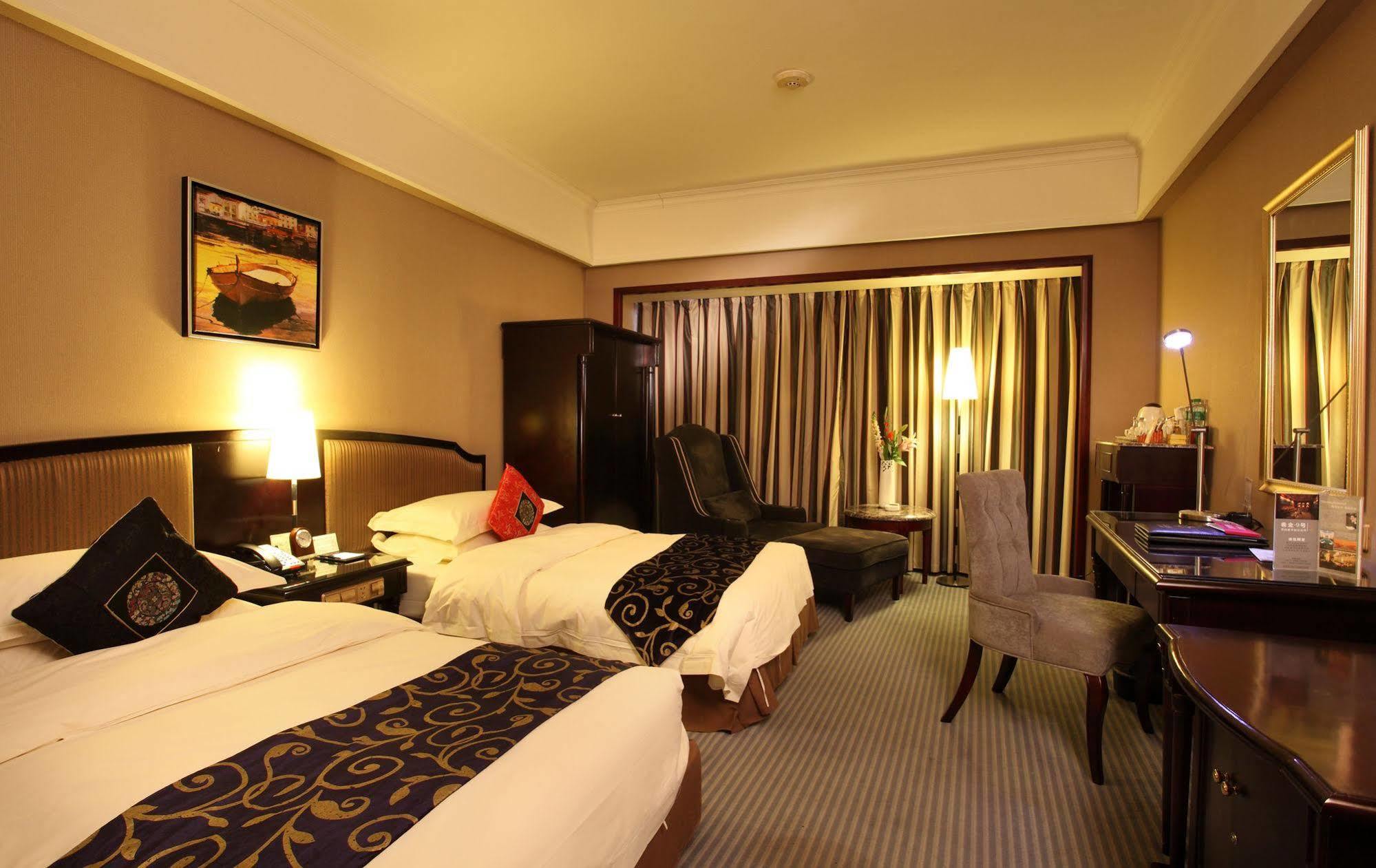 Weilai Conifer Hotel Csengcsou Kültér fotó