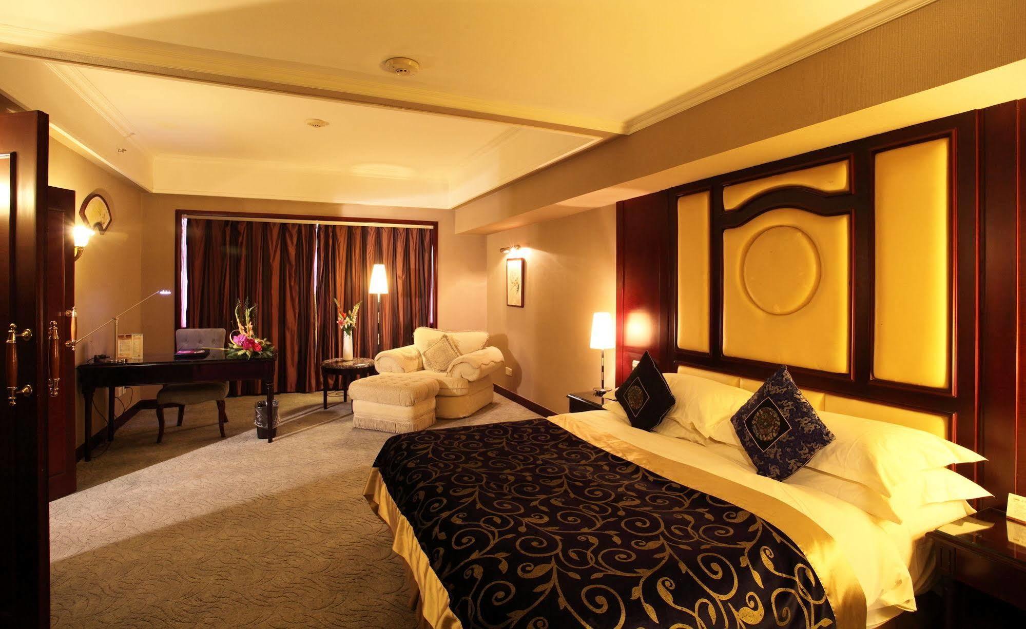 Weilai Conifer Hotel Csengcsou Kültér fotó