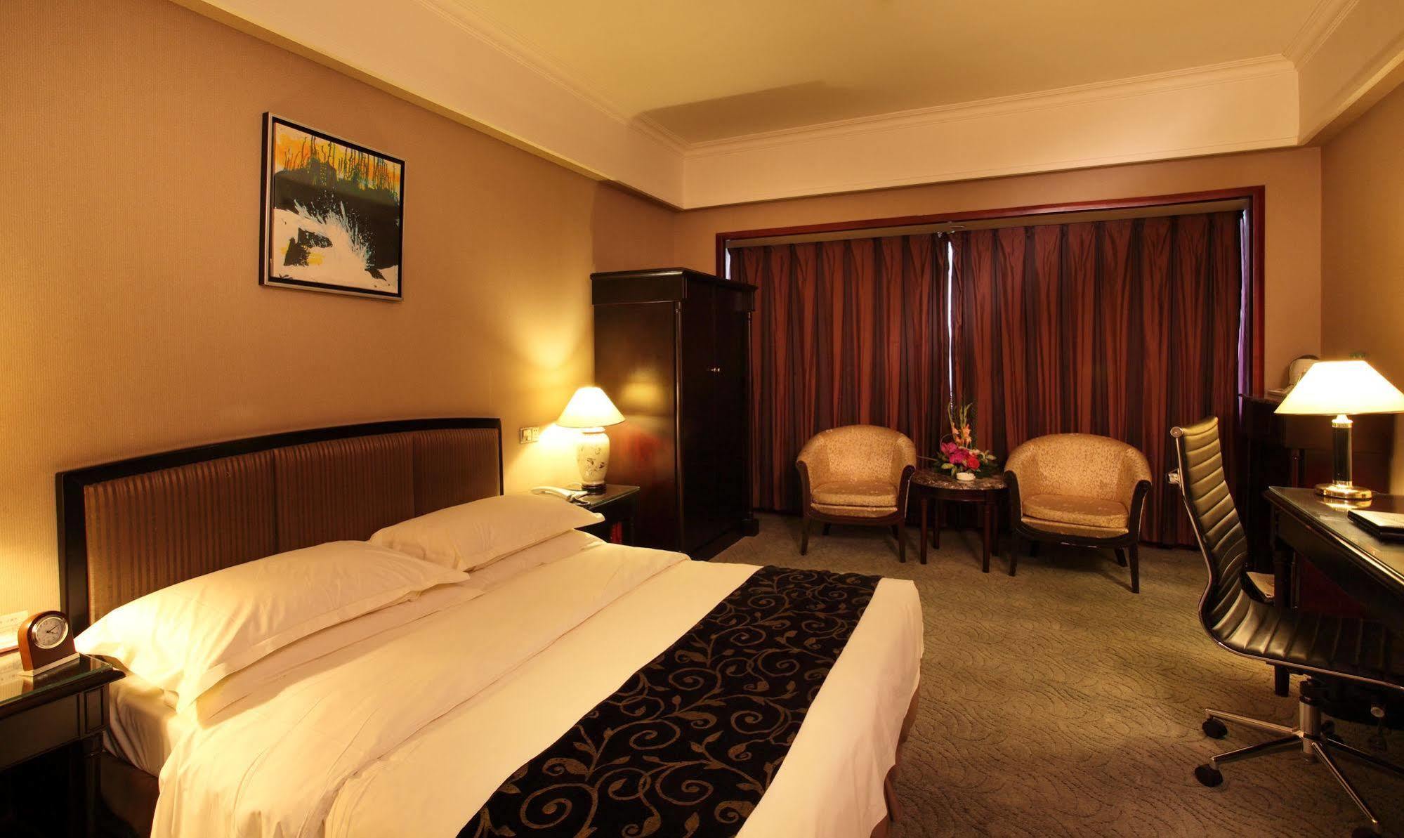 Weilai Conifer Hotel Csengcsou Kültér fotó